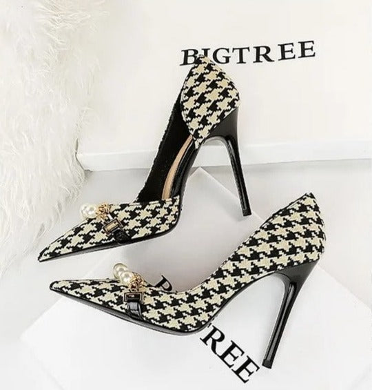 Black Checkered Pattern Pearl Metal Chain Heels