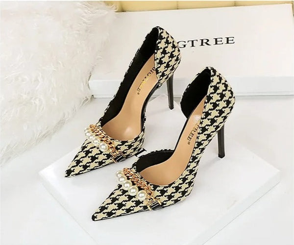 Black Checkered Pattern Pearl Metal Chain Heels