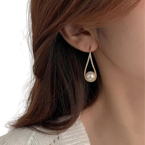 Earrings With Pearls Drops