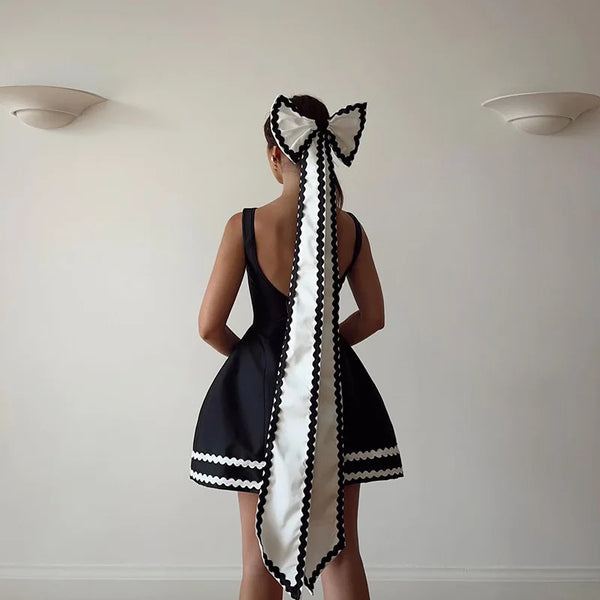 Chic Black and White A Line Mini Dress 