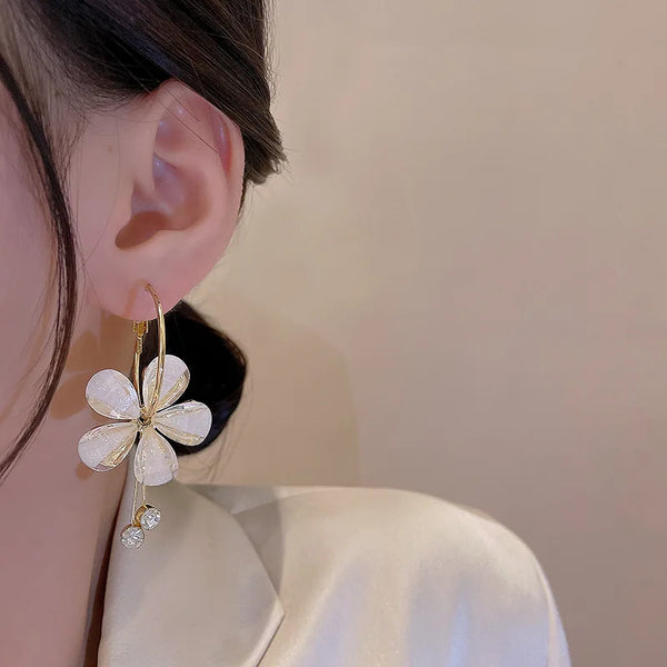 Fashion Flower Trend Exquisite Pearl Drop Earrings