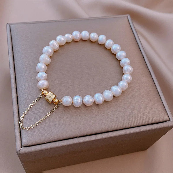 Magnet Buckle White Pearl Bracelet