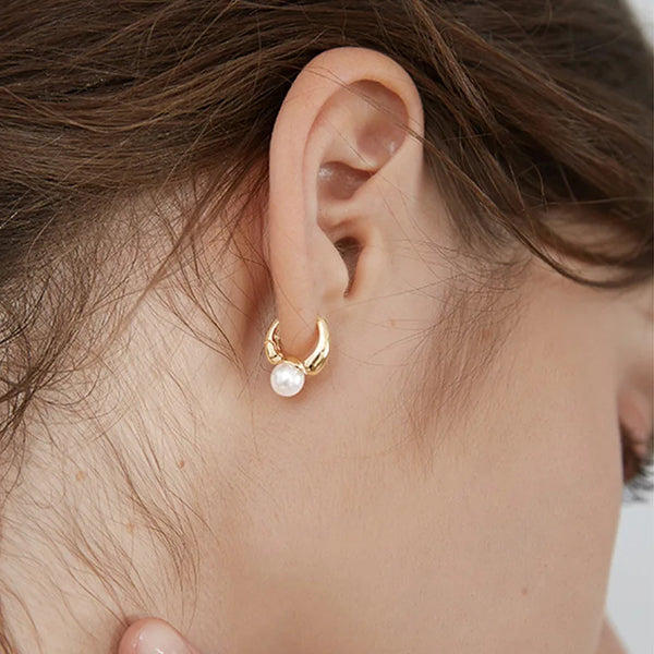 Simple Drop Pearl Earring